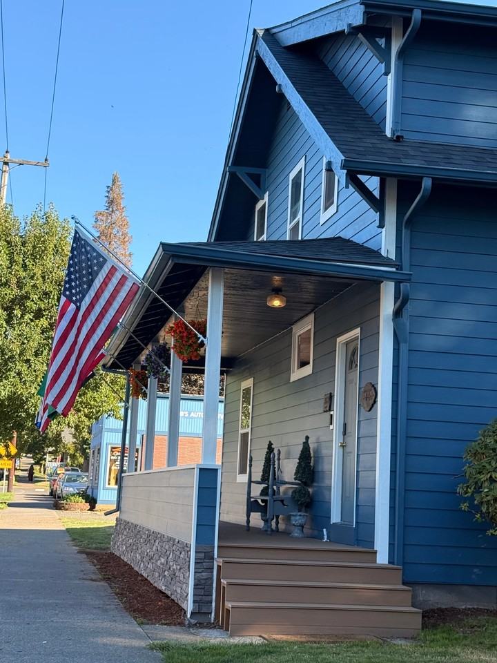 303 Pioneer St #2 - Photo 3 of 24