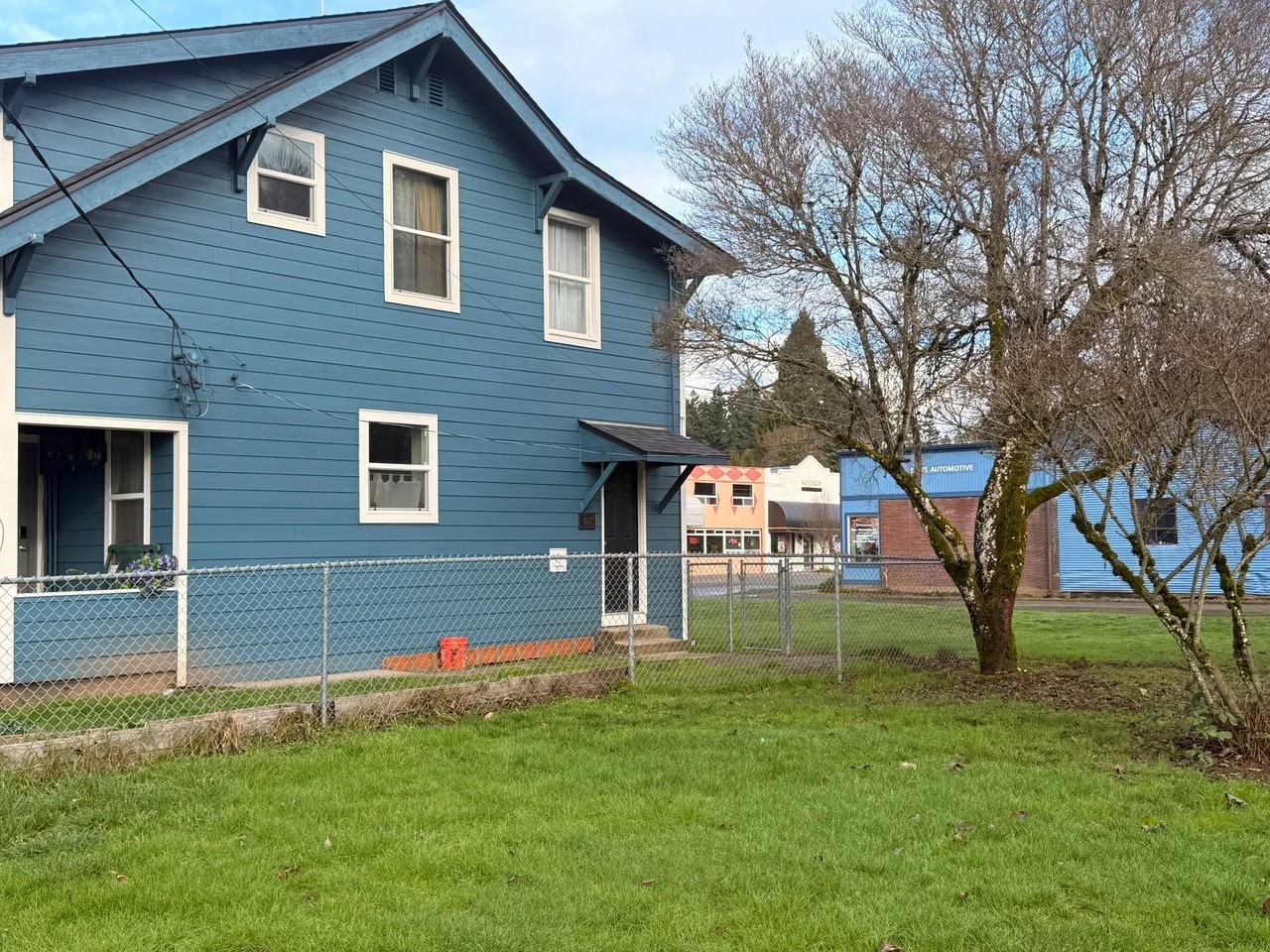 303 Pioneer St #2 - Photo 5 of 24