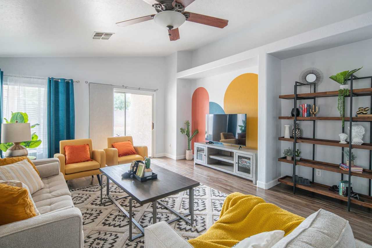 15305 W Banff Ln - Photo 4 of 23