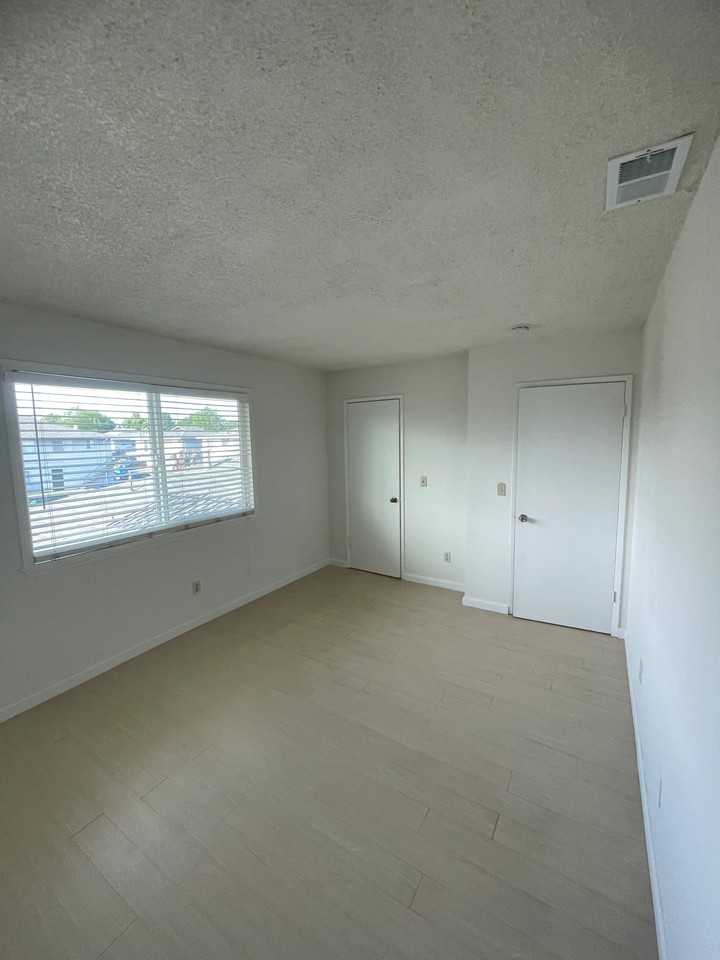 422 Caribrook Way #3 - Photo 7 of 10