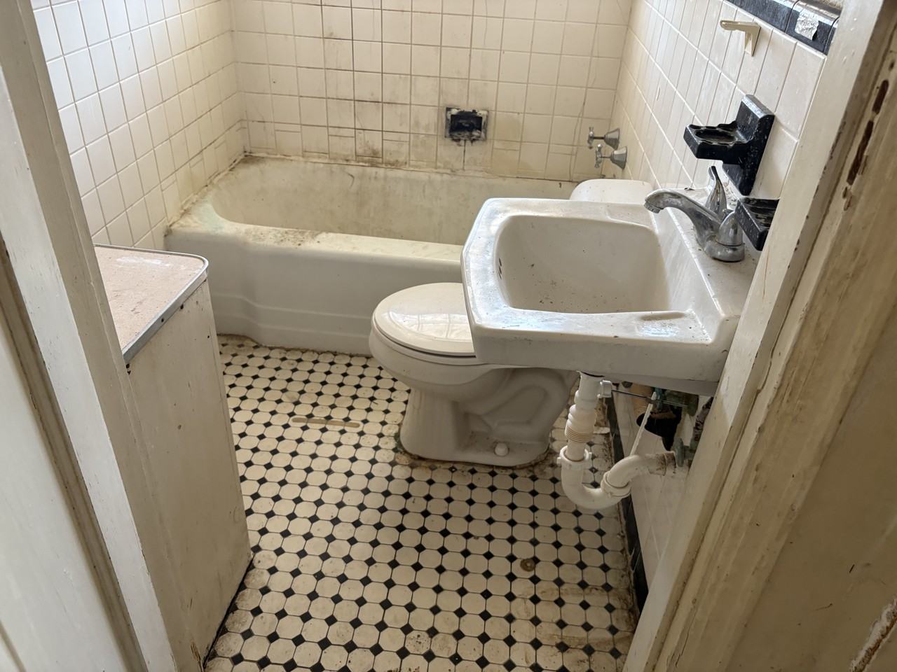 8565 Lowell St - Photo 6 of 16