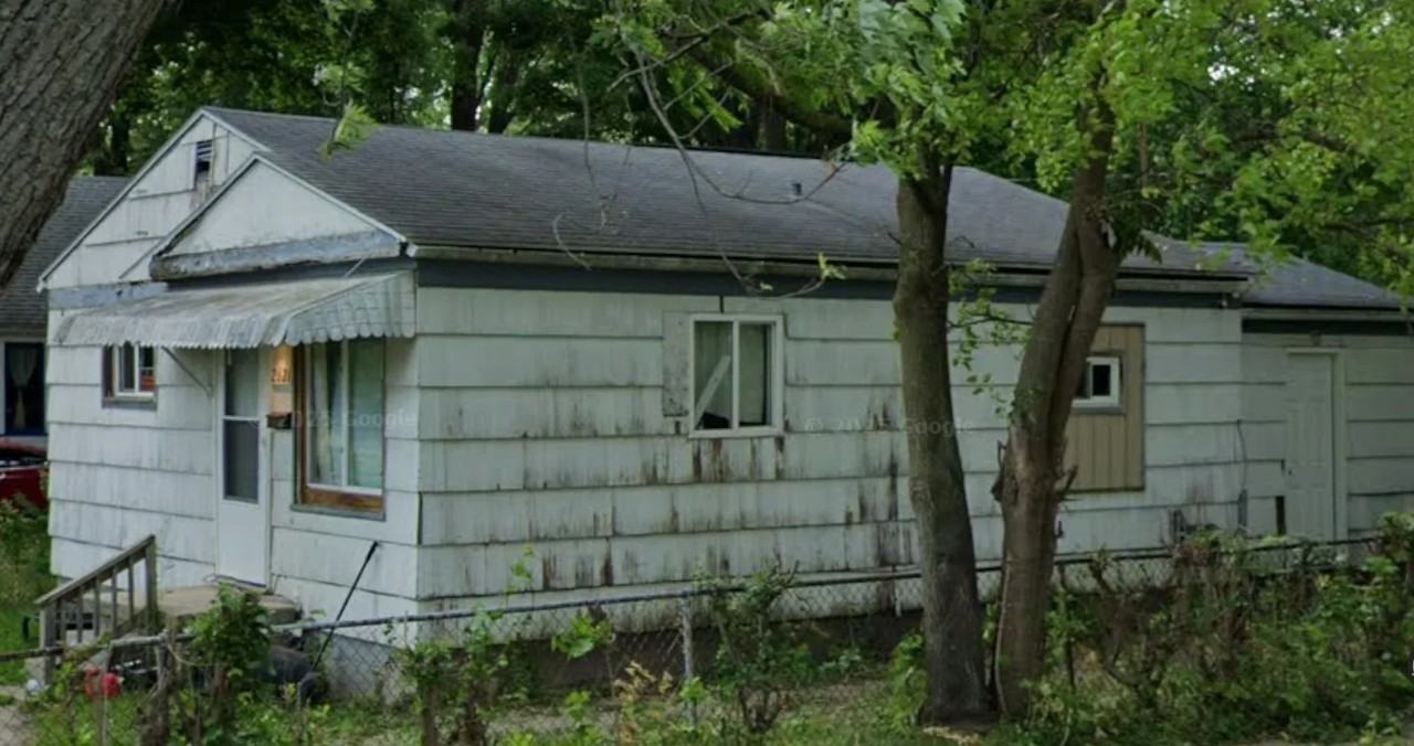 2621 Churchill Ave - Photo 3 of 20