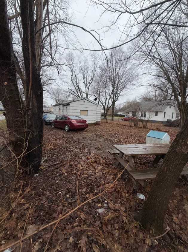 2621 Churchill Ave - Photo 5 of 20