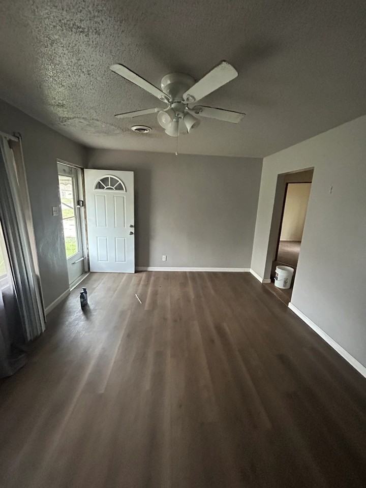 21 Edgar St - Photo 5 of 20