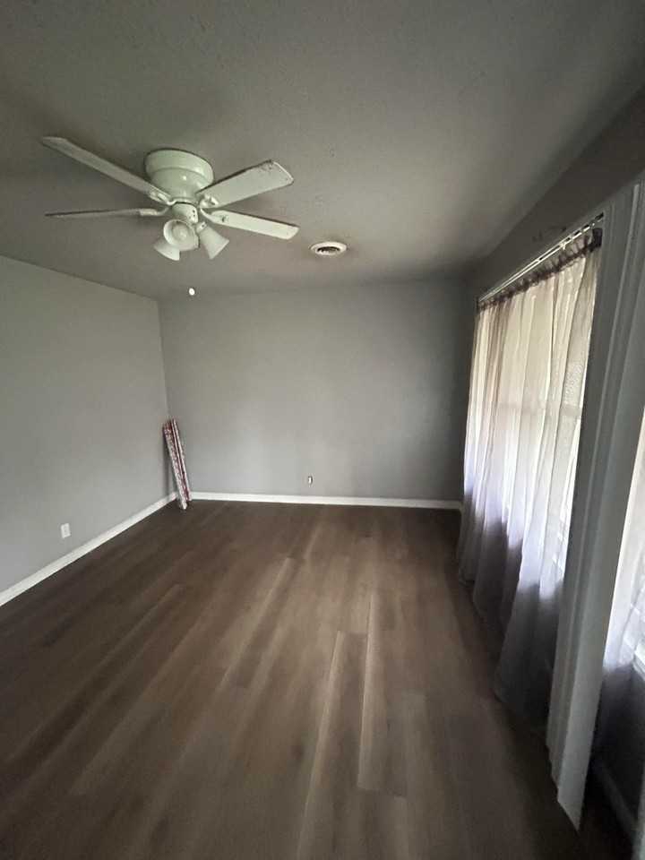 21 Edgar St - Photo 6 of 20