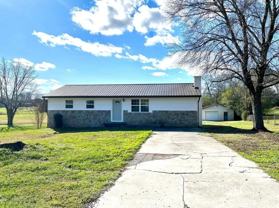 136 Golf Dr Se - Photo 1 of 1