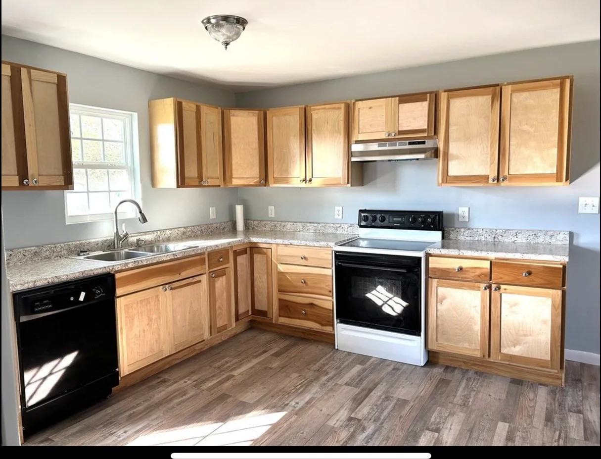 136 Golf Dr Se - Photo 2 of 13