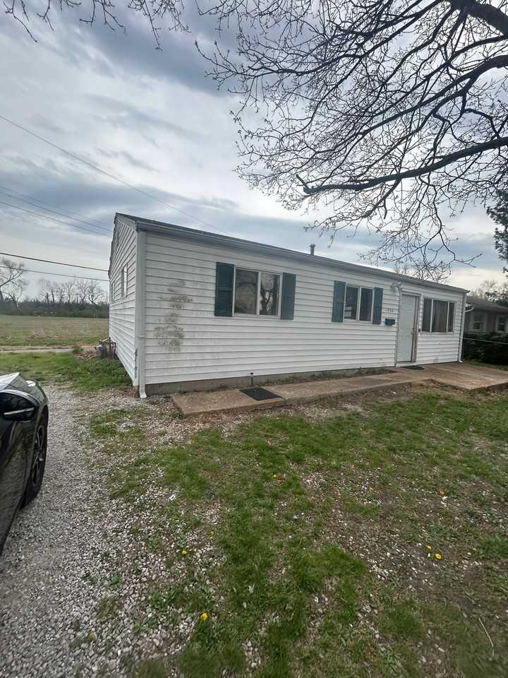 1056 Saint Margaret Dr - Photo 2 of 20