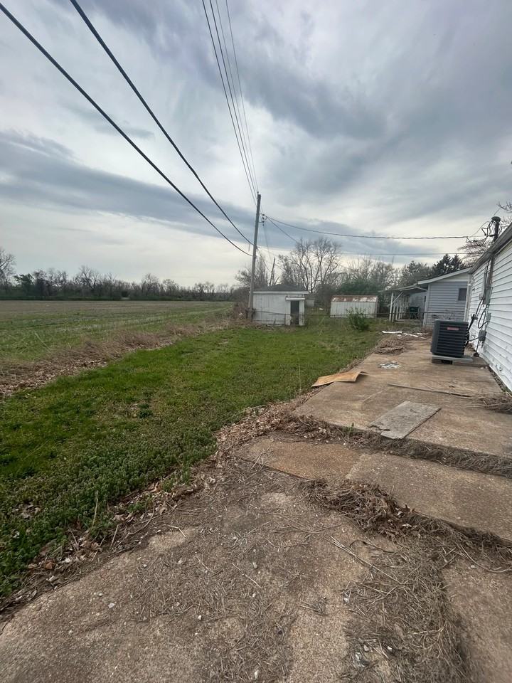 1056 Saint Margaret Dr - Photo 3 of 20