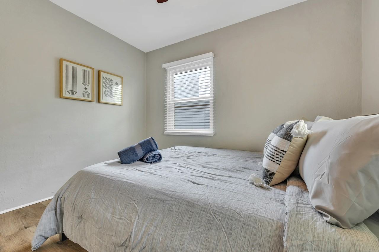 153 South Ave Se #2 - Photo 4 of 13