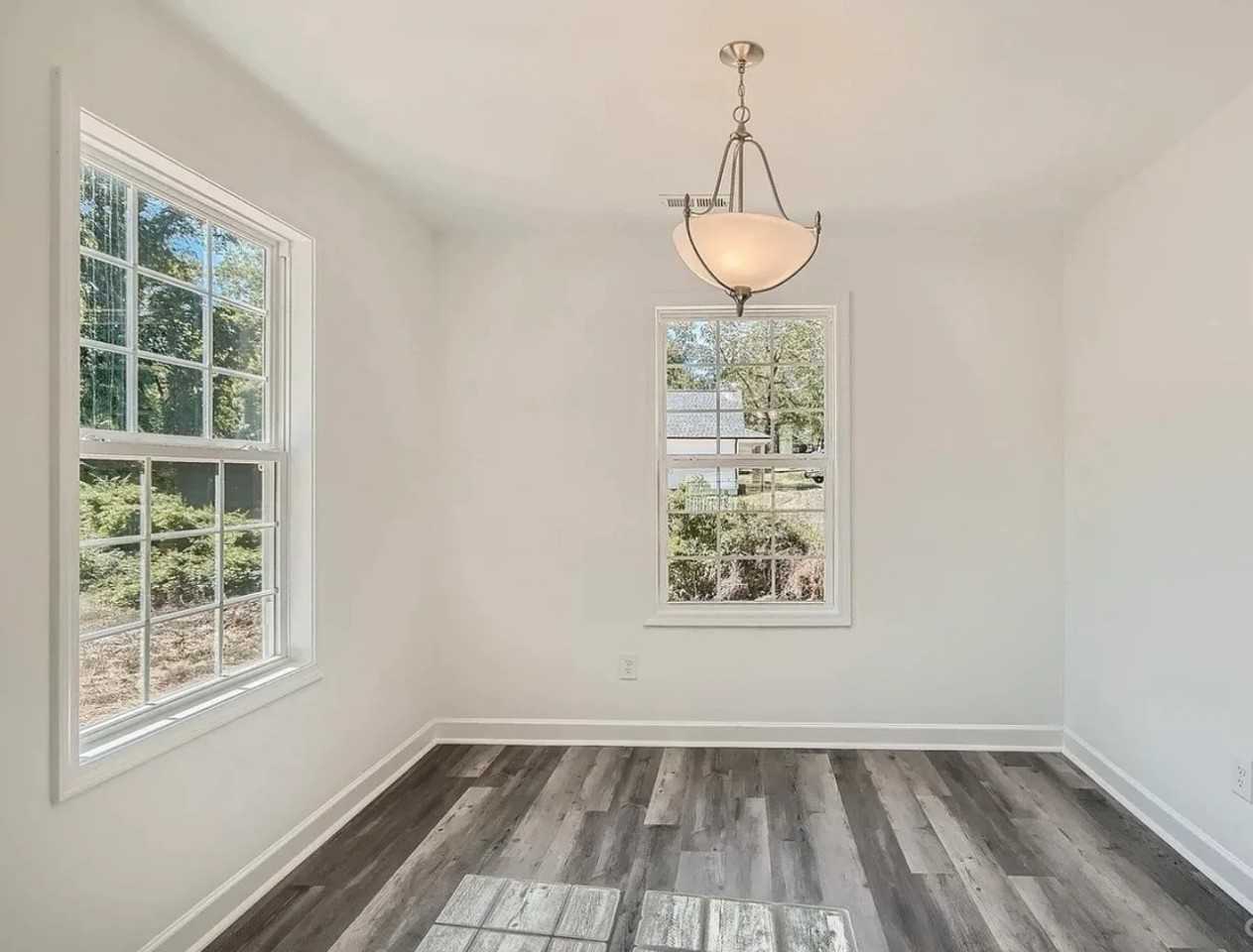 815 Sherwood Ave - Photo 3 of 9