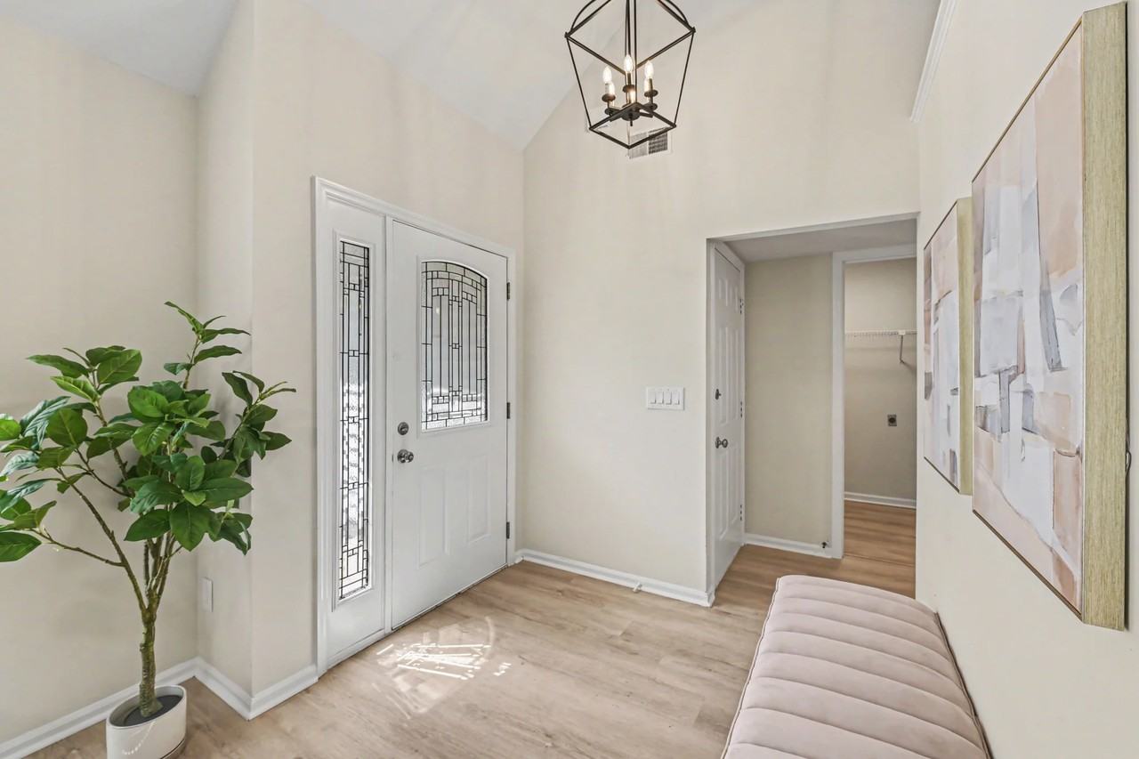 1478 Diamond Blvd - Photo 2 of 20