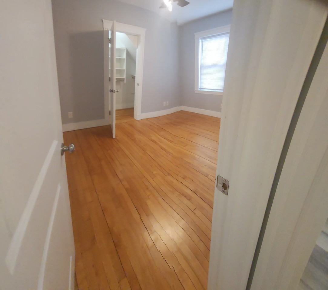 40 Woodrow Ave #1 - Photo 6 of 10