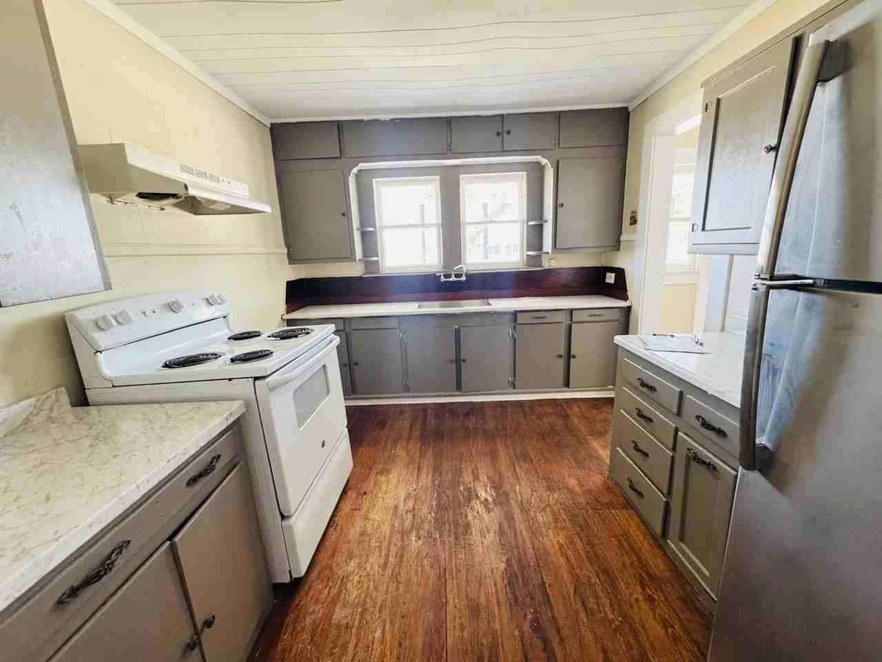 417 N Jefferson St - Photo 2 of 6