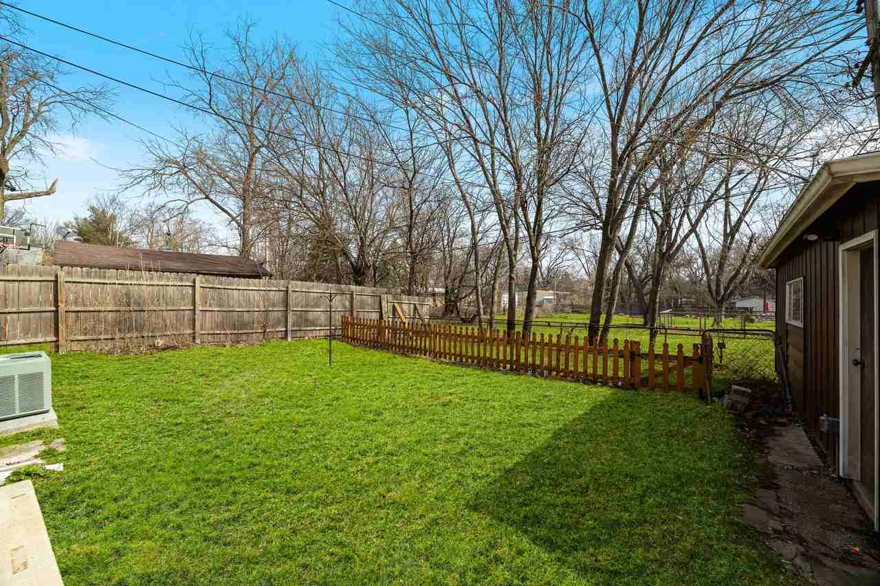 1175 Campbell Ave - Photo 4 of 20