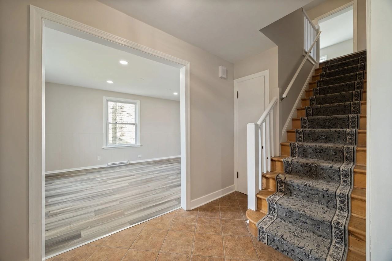 1175 Campbell Ave - Photo 5 of 20