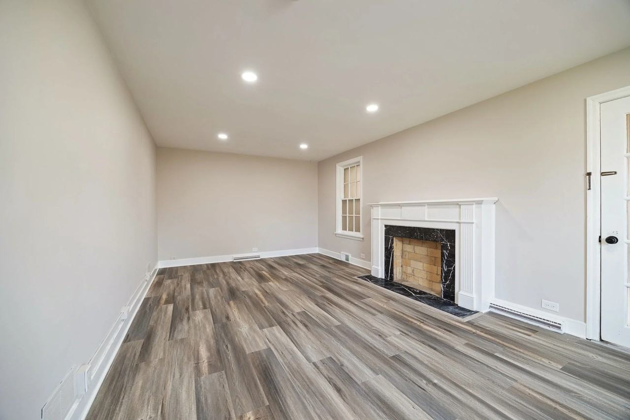 1175 Campbell Ave - Photo 6 of 20