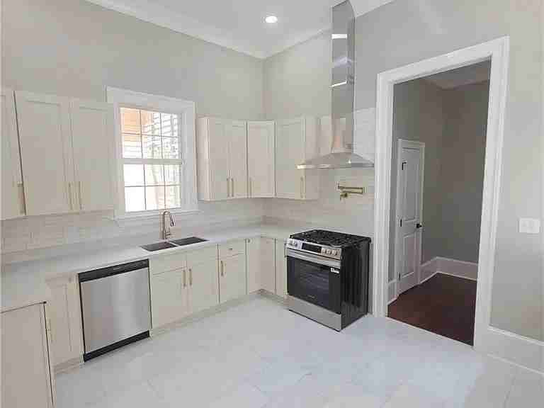 1338 Kelerec St - Photo 3 of 13