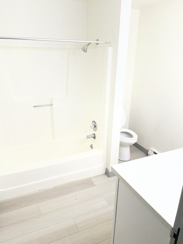 1005  Arthur St - Photo 3 of 7