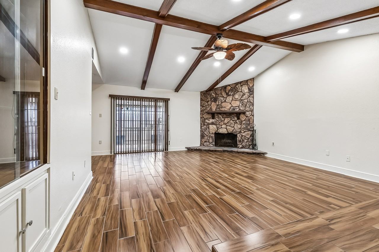 1501 Somerset Pl #1 - Photo 3 of 10