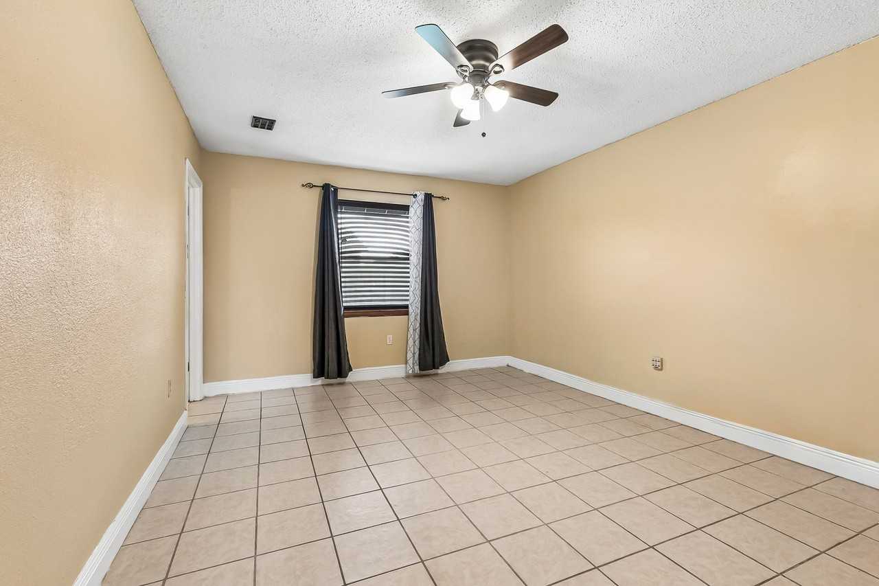 1501 Somerset Pl #1 - Photo 5 of 10