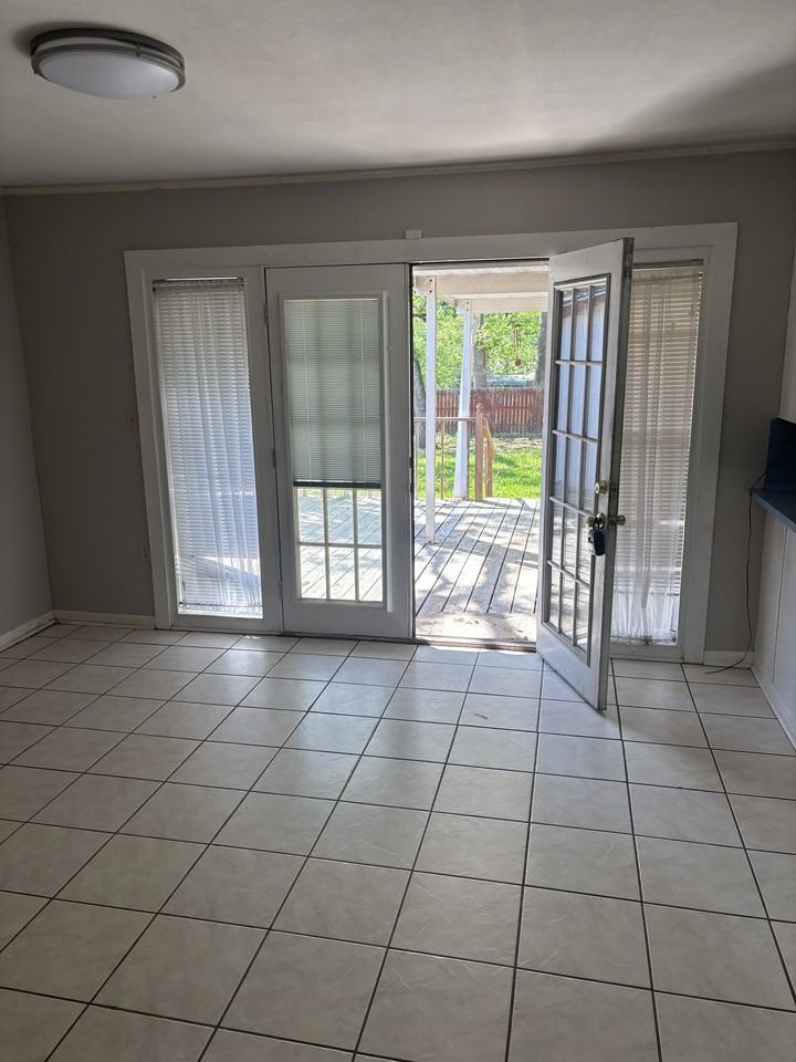 906 Meadow Ln #1 - Photo 5 of 20