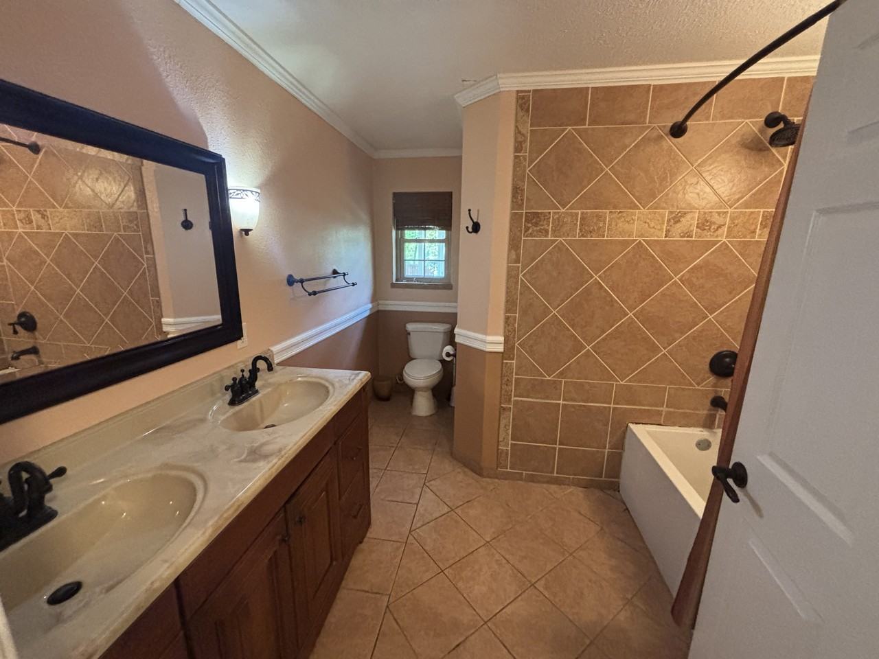 906 Meadow Ln #1 - Photo 6 of 20