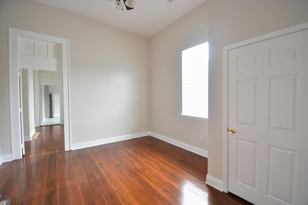 1909 Pauger Street - Photo 4 of 10