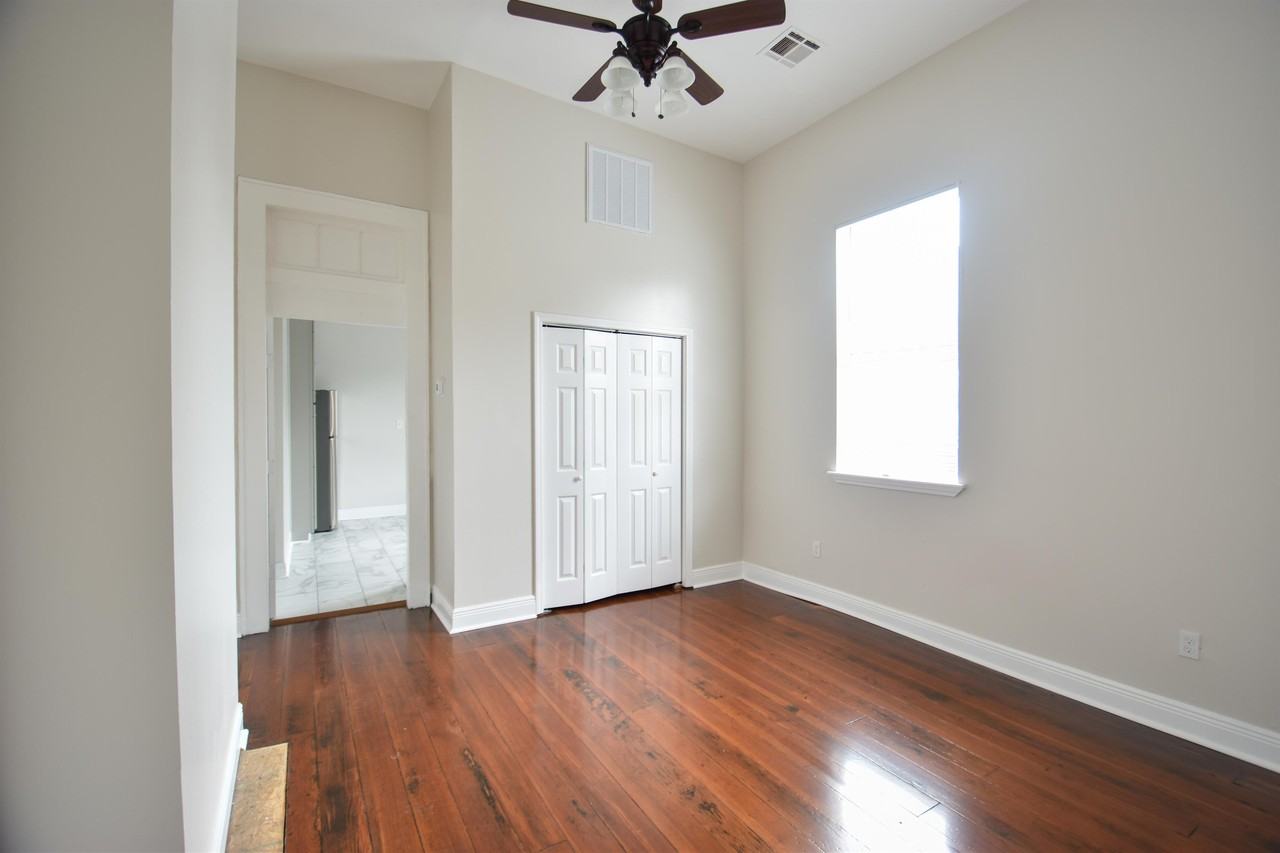 1909 Pauger Street - Photo 5 of 10