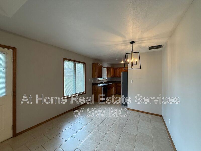 2596 W Buena Vista St - Photo 3 of 11