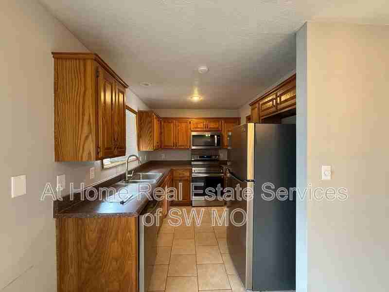 2596 W Buena Vista St - Photo 4 of 11