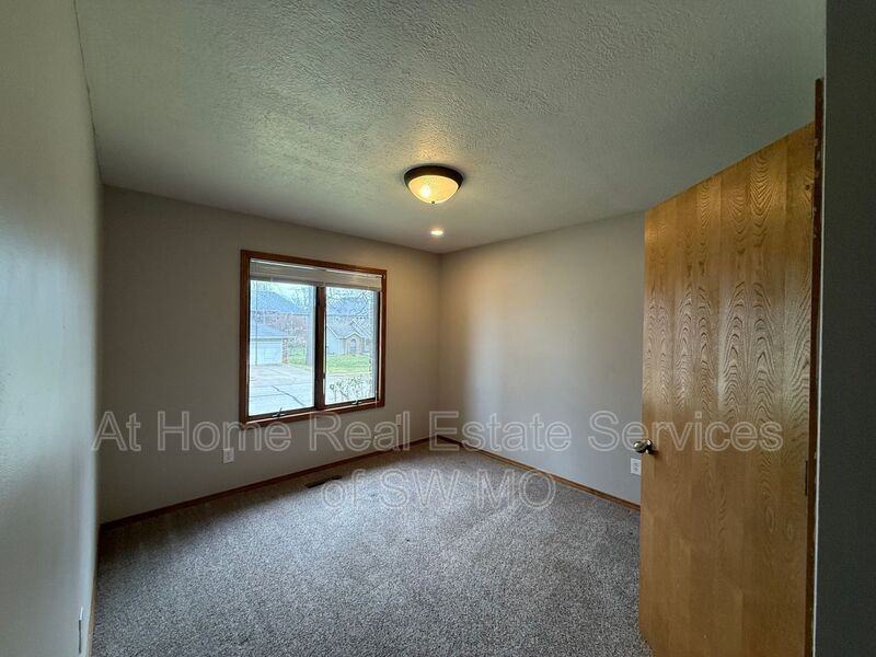 2596 W Buena Vista St - Photo 7 of 11