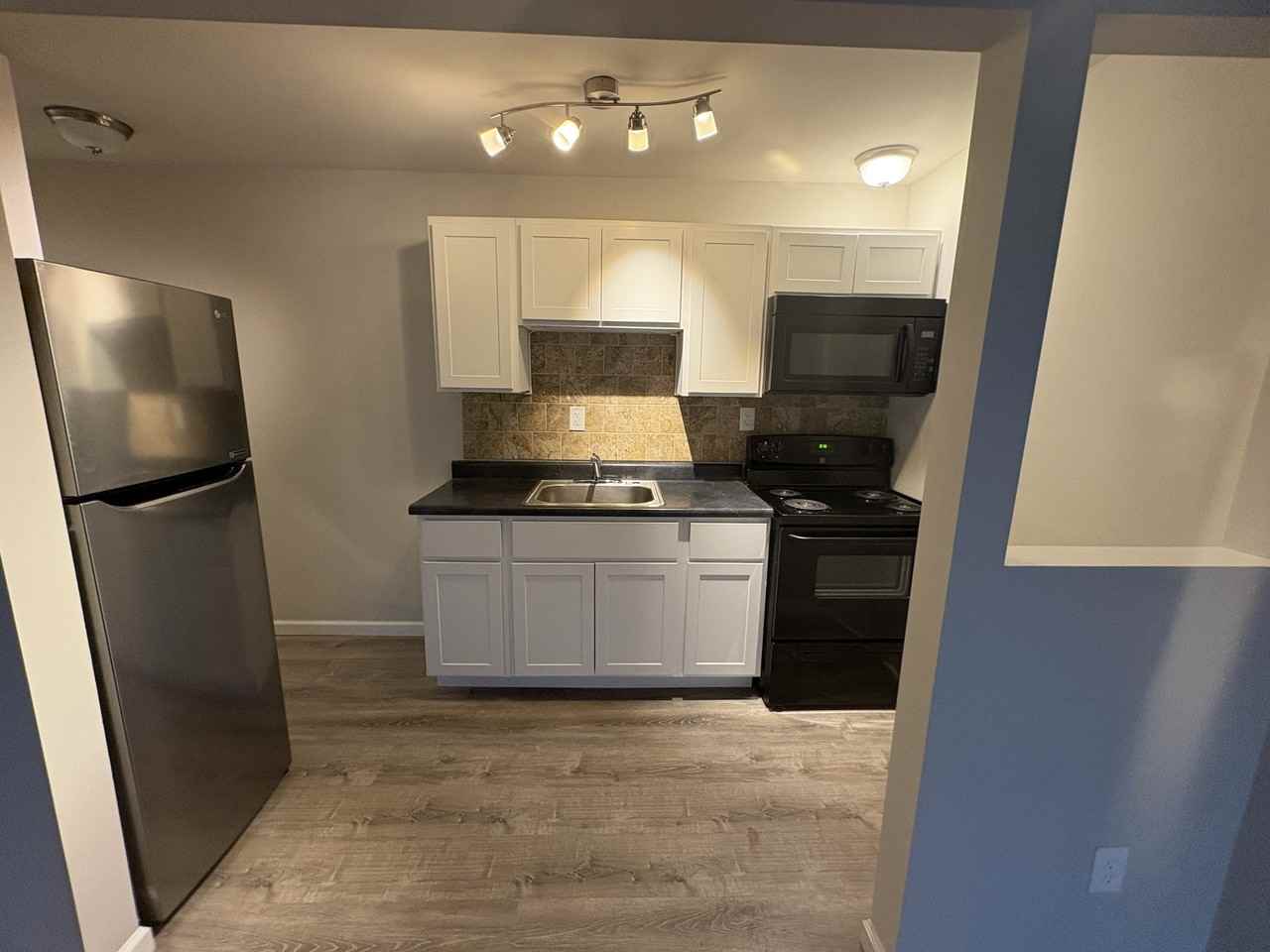 3392 High Ridge Blvd - Photo 5 of 11