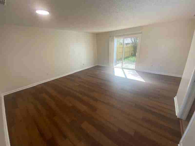 1222 Westdale Dr - Photo 4 of 18