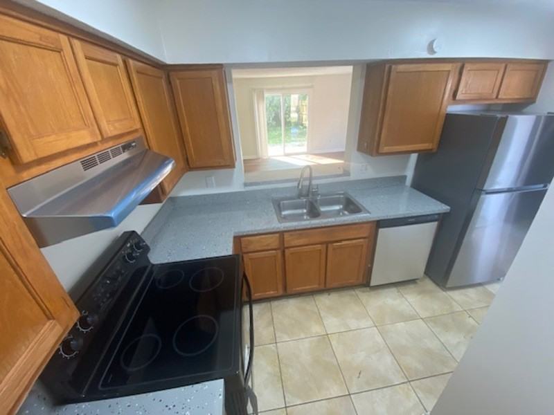 1222 Westdale Dr - Photo 6 of 18