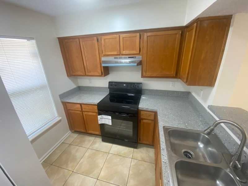 1222 Westdale Dr - Photo 7 of 18