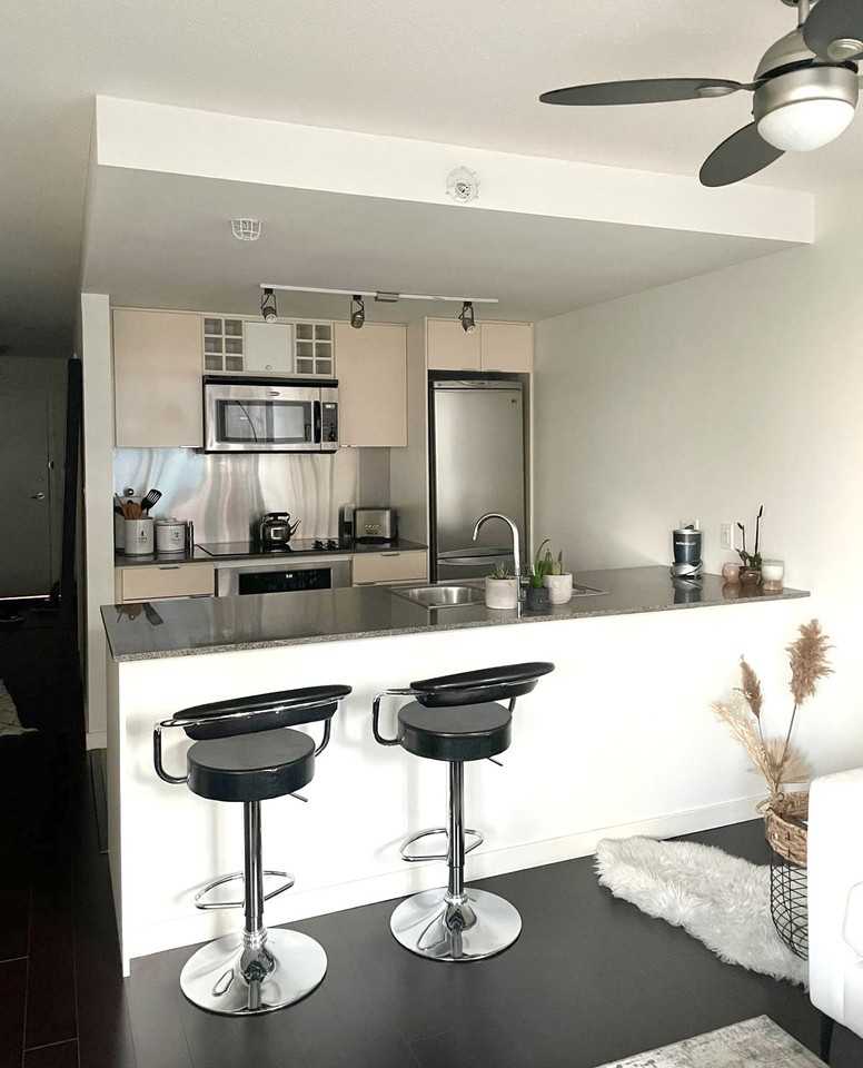 233 Robson Street #905 - Photo 3 of 7
