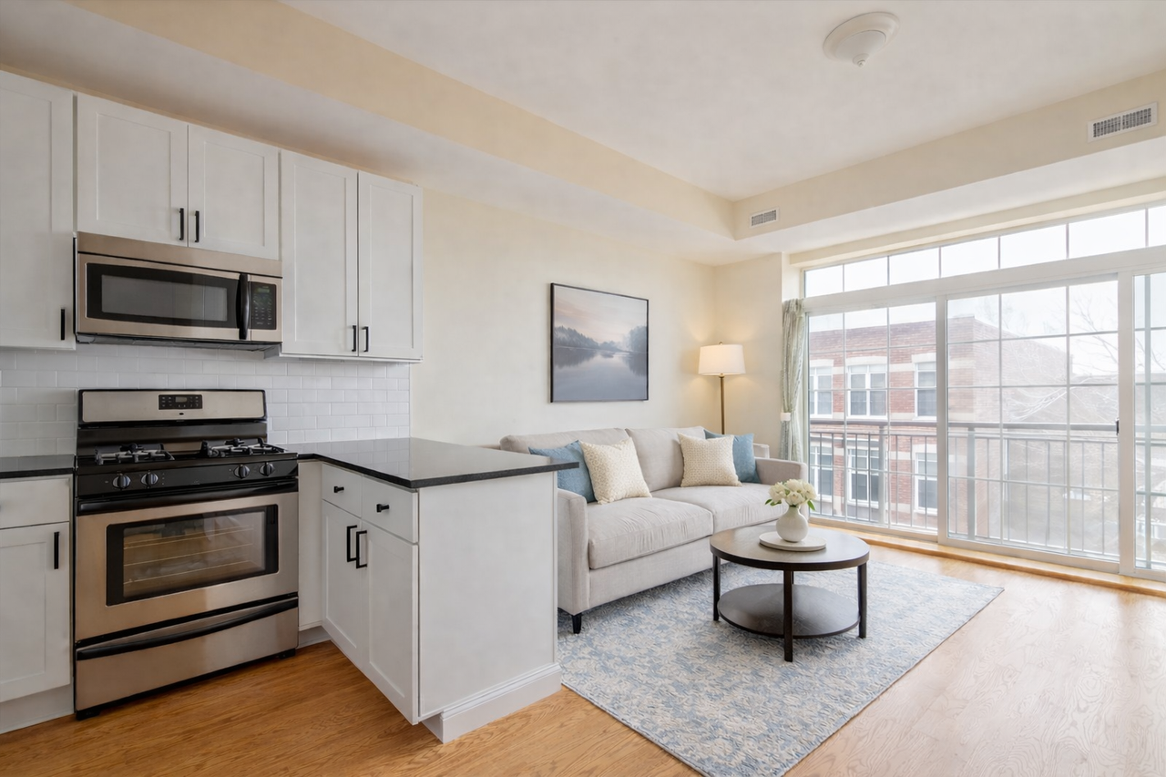 1644 West 21st Street - Photo 3 of 10