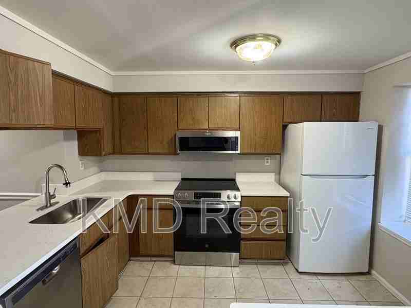 9616 Vinca Cir #B - Photo 4 of 15