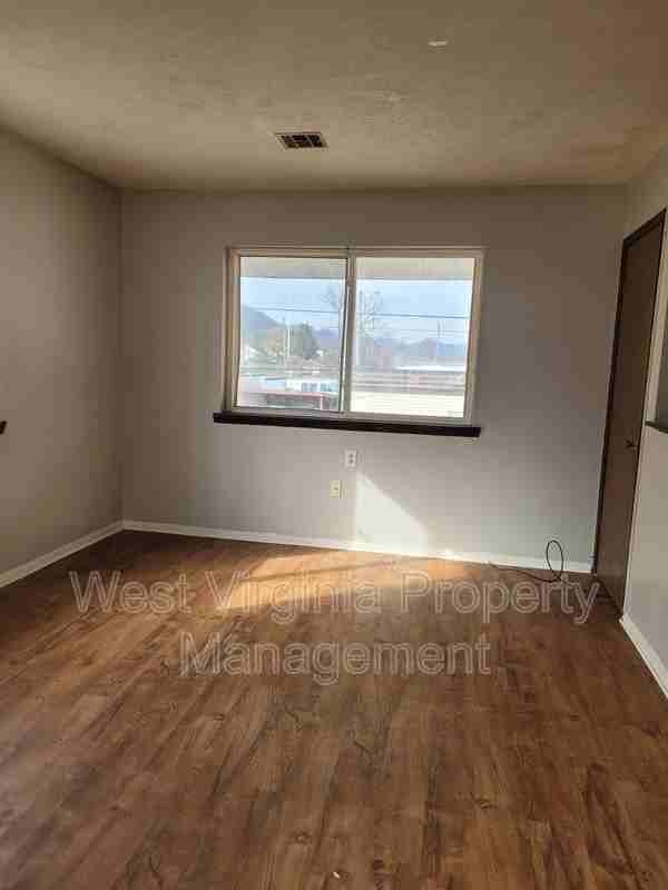 130 Elm St #6 - Photo 3 of 9