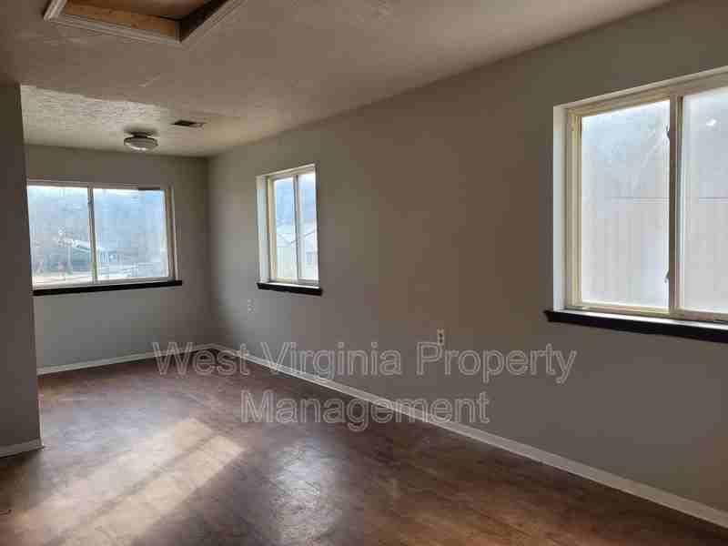 130 Elm St #6 - Photo 4 of 9