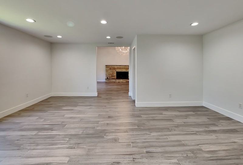 6915 Forest Glade Cir - Photo 2 of 25