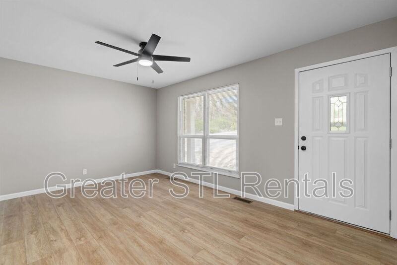 702 Boca Chica Dr - Photo 3 of 33