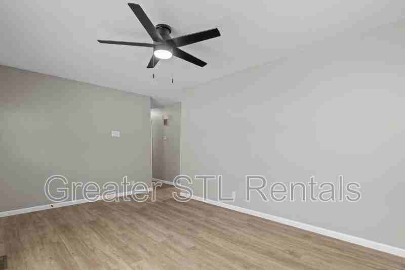 702 Boca Chica Dr - Photo 5 of 33