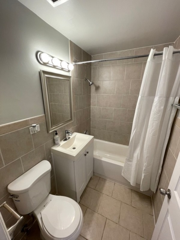 517 S Milwaukee Ave - Photo 6 of 7