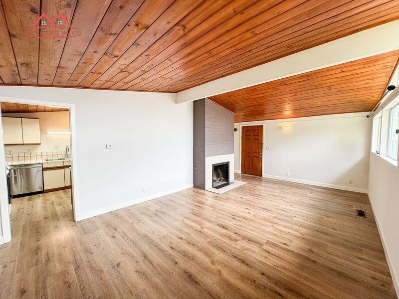 18731 Hanna Dr - Photo 3 of 26