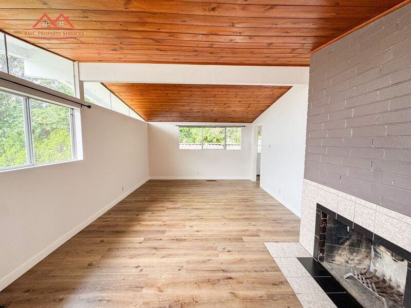 18731 Hanna Dr - Photo 4 of 26