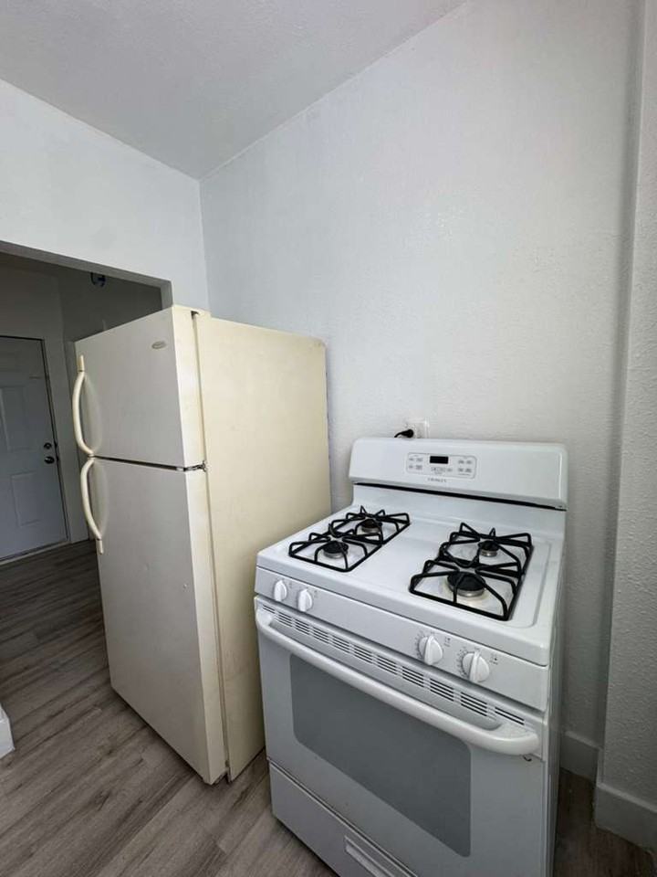 976 PALAZZO LLC - Photo 6 of 10