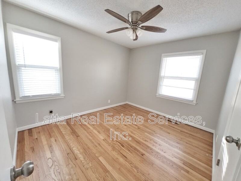 8927 E 74th St - Photo 7 of 13