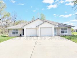 featured image of 1033 Sw Ephraim Dr